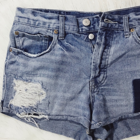 BDG Tomgirl Patched Shorts with Button Fly - Picture 5 of 6